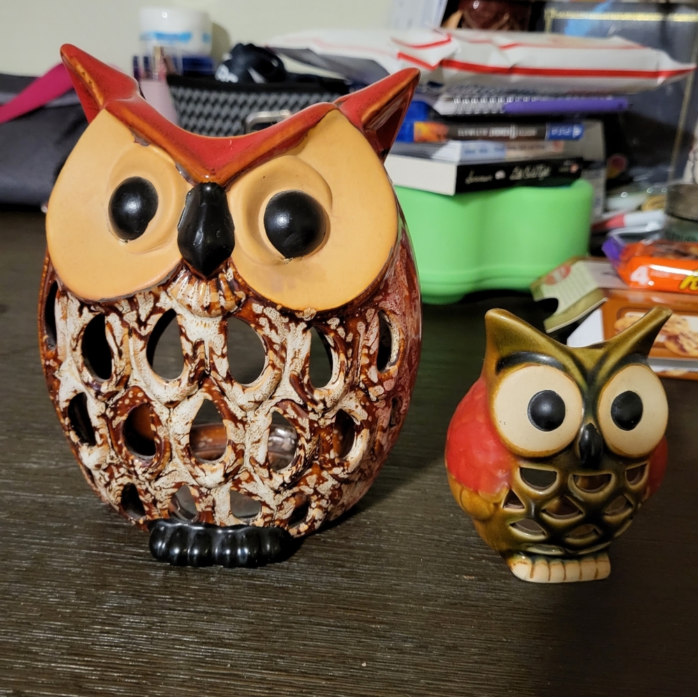 Lot of 2 owl led candle holders.